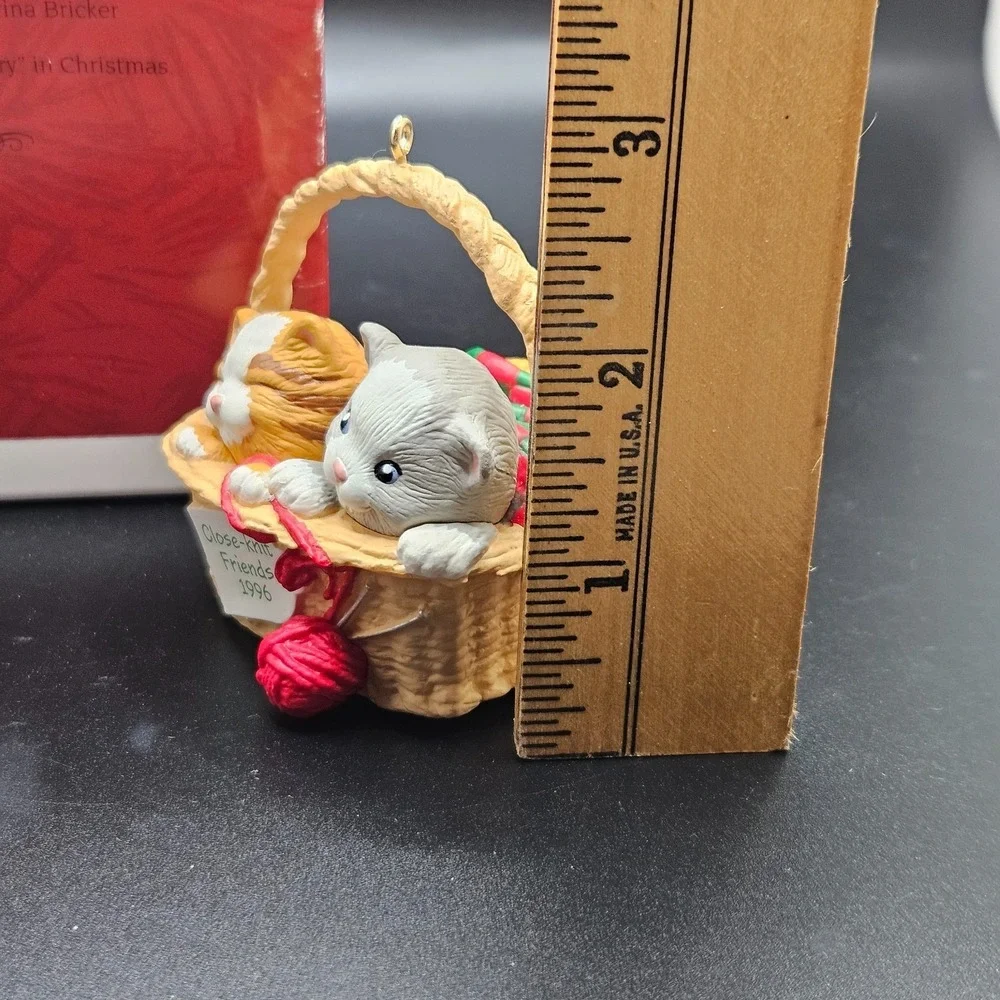 Vintage Hallmark Keepsake Close-Knit Friends 1996 Kitten Cats Basket Ornament